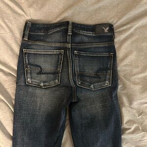 American Eagle high-rise jegging dark wash holes